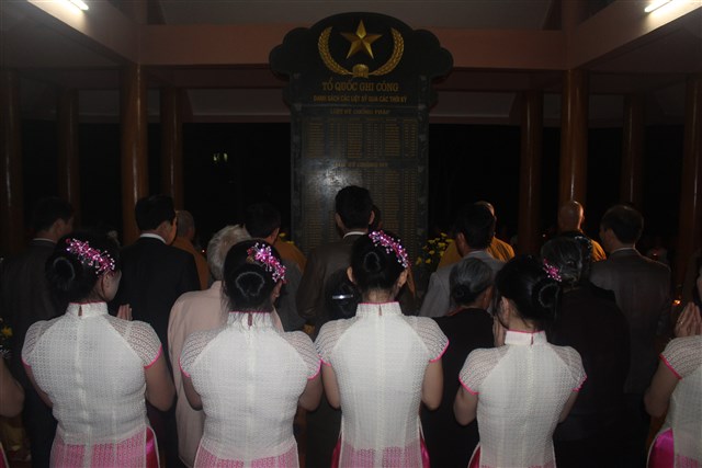 Thanh Hóa: Chùa Hoa Long tổ chức đêm hoa đăng cầu nguyện hòa bình