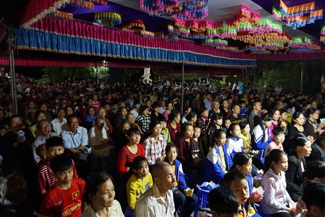 Thanh Hóa: Chùa Báo Ân tổ chức đêm hoa đăng cầu nguyện hòa bình