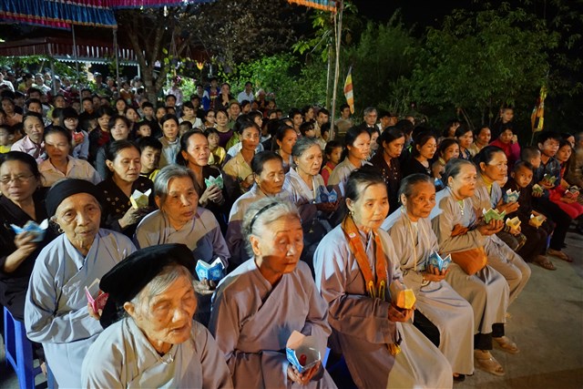 Thanh Hóa: Chùa Báo Ân tổ chức đêm hoa đăng cầu nguyện hòa bình