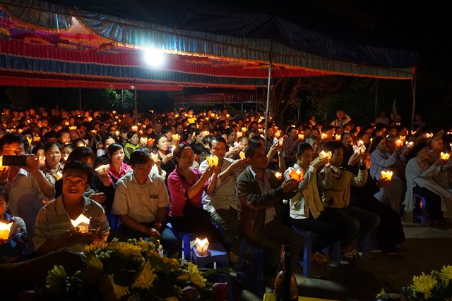 Thanh Hóa: Chùa Báo Ân tổ chức đêm hoa đăng cầu nguyện hòa bình