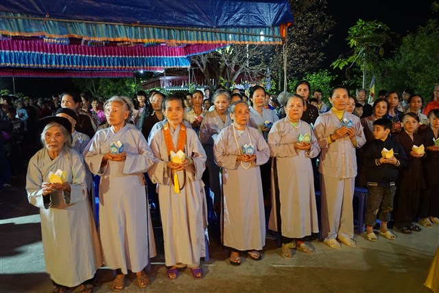 Thanh Hóa: Chùa Báo Ân tổ chức đêm hoa đăng cầu nguyện hòa bình