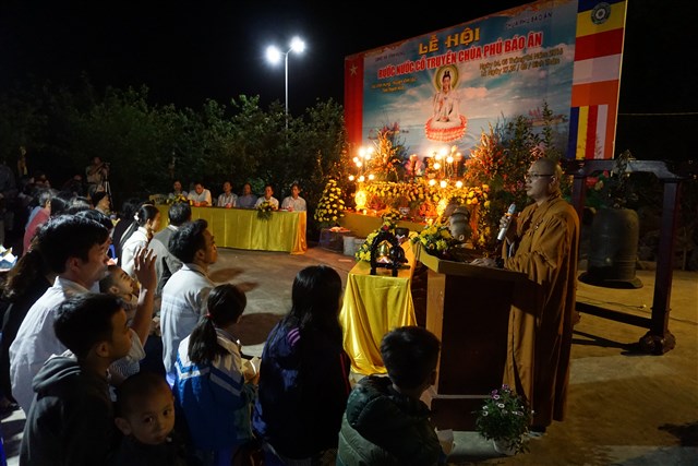 Thanh Hóa: Chùa Báo Ân tổ chức đêm hoa đăng cầu nguyện hòa bình