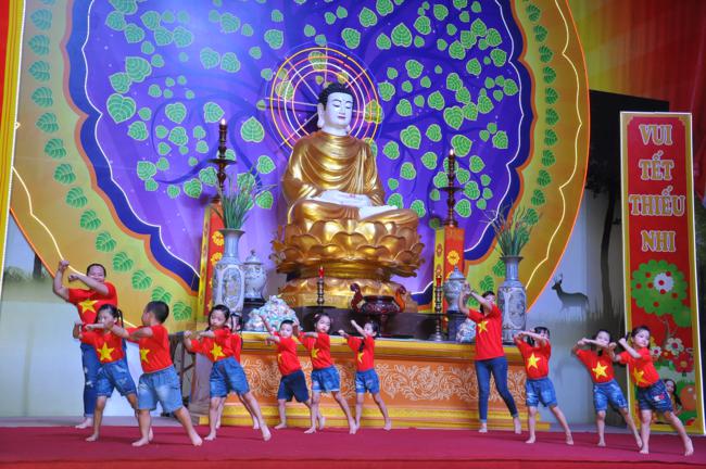 Hà Nội: Đêm văn nghệ mừng ngày Quốc tế thiếu nhi tại chùa Bằng