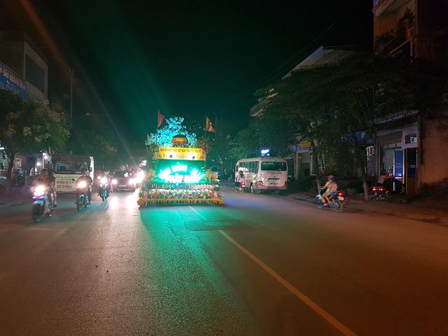 Chùm ảnh Phật giáo Thái Nguyên diễu hành xe hoa chào mừng khánh đản PL 2560- DL 2016