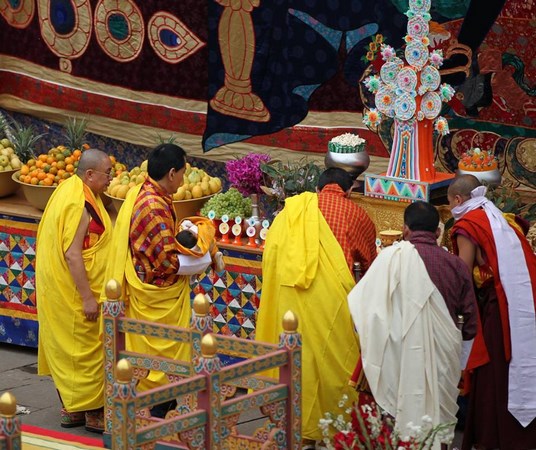 Bhutan: Chùm ảnh lễ Khai tâm đặt tên Hoàng tử theo nghi thức Phật Giáo