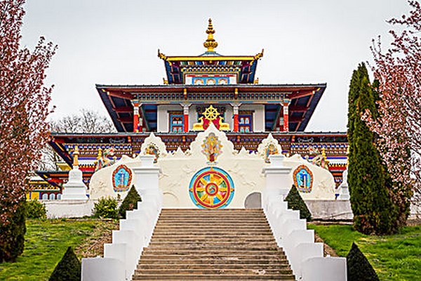 France: Chùm ảnh ngôi Chùa Dashang Kagyu Ling, Bourgogne