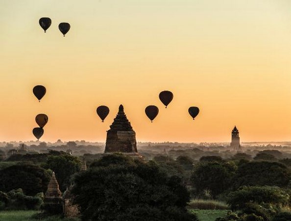 Myanmar: Chùm ảnh Ngôi Cổ tự Shwesantaw đầy quyến rũ khi ánh bình minh tỏa rạng