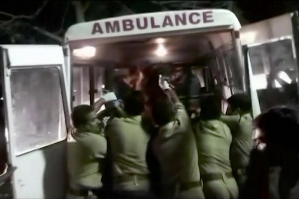 Ấn Độ: Đức Đạt Lai Lạt Ma chia sẻ nạn nhân trong vụ đền Puttingal bị hỏa hoạn