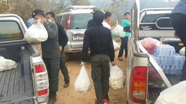 Thái Lan: Chư Tăng Tu viện Wat Phra Dhammakaya cứu trợ nạn cháy rừng ở Chiang Mai