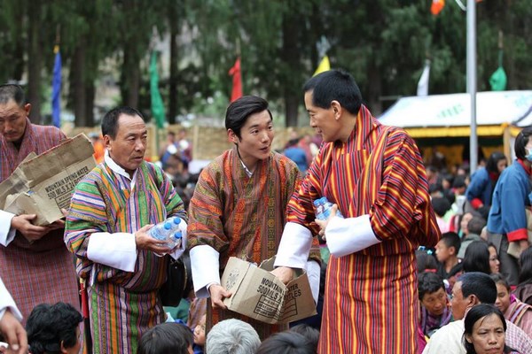Bhutan: Chùm ảnh lễ Khai tâm đặt tên Hoàng tử theo nghi thức Phật Giáo