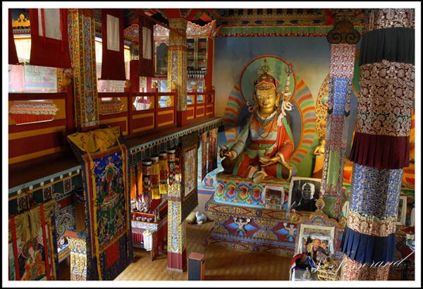 France: Chùm ảnh ngôi Chùa Dashang Kagyu Ling, Bourgogne