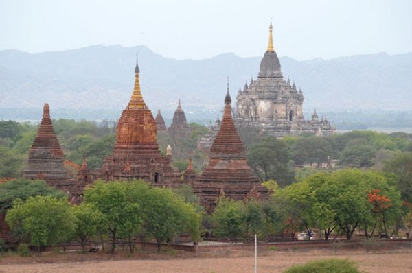 Myanmar: Chùm ảnh Ngôi Cổ tự Shwesantaw đầy quyến rũ khi ánh bình minh tỏa rạng