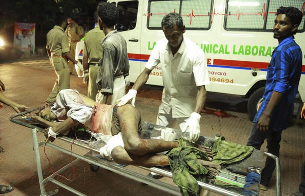 Ấn Độ: Đức Đạt Lai Lạt Ma chia sẻ nạn nhân trong vụ đền Puttingal bị hỏa hoạn