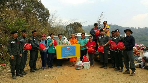 Thái Lan: Chư Tăng Tu viện Wat Phra Dhammakaya cứu trợ nạn cháy rừng ở Chiang Mai