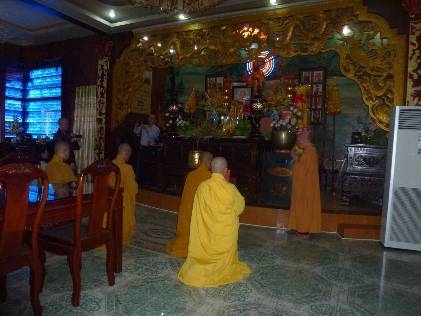 Ninh Thuận: Ban Kiến đàn Đại Giới đàn “ĐỨC TẠNG” cung thỉnh Hội đồng thập sư truyền giới.