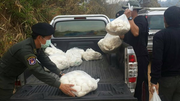 Thái Lan: Chư Tăng Tu viện Wat Phra Dhammakaya cứu trợ nạn cháy rừng ở Chiang Mai