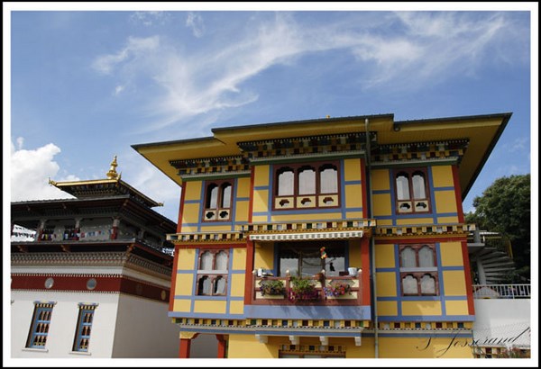 France: Chùm ảnh ngôi Chùa Dashang Kagyu Ling, Bourgogne