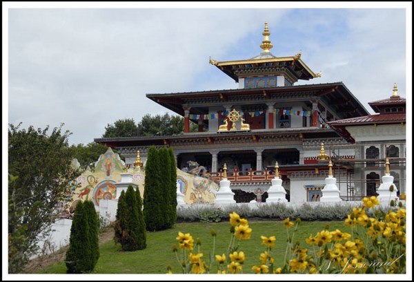 France: Chùm ảnh ngôi Chùa Dashang Kagyu Ling, Bourgogne