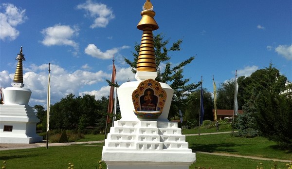 France: Chùm ảnh ngôi Chùa Dashang Kagyu Ling, Bourgogne