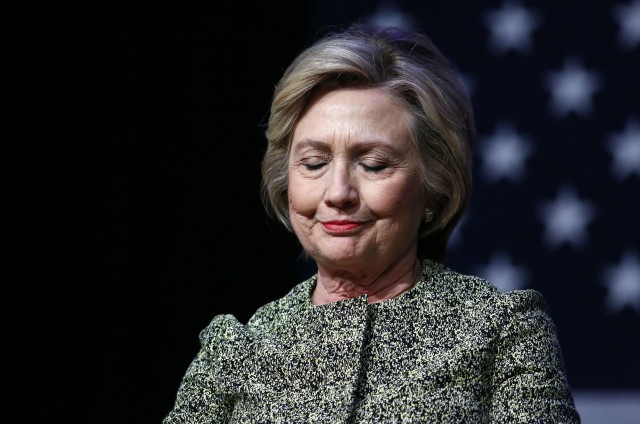 Hillary Clinton Cựu Đệ nhất Phu nhân Hoa Kỳ thực tập Thiền định