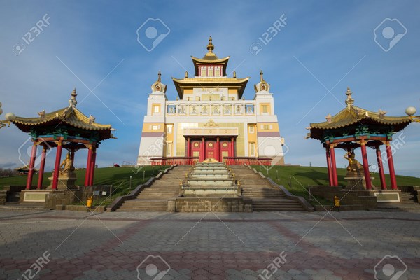 Nga: Chùm ảnh Buddha Shakyamuni, một trong những ngôi chùa lớn nhất châu Âu