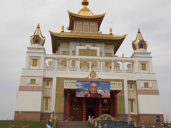Nga: Chùm ảnh Buddha Shakyamuni, một trong những ngôi chùa lớn nhất châu Âu