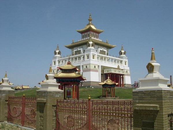 Nga: Chùm ảnh Buddha Shakyamuni, một trong những ngôi chùa lớn nhất châu Âu
