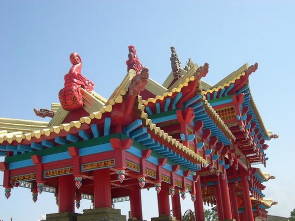 Nga: Chùm ảnh Buddha Shakyamuni, một trong những ngôi chùa lớn nhất châu Âu