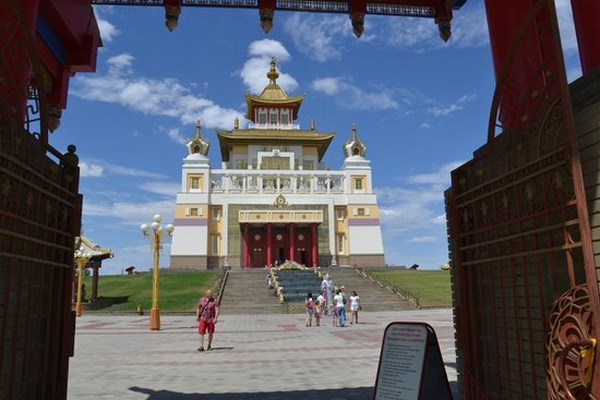 Nga: Chùm ảnh Buddha Shakyamuni, một trong những ngôi chùa lớn nhất châu Âu
