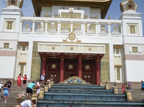 Nga: Chùm ảnh Buddha Shakyamuni, một trong những ngôi chùa lớn nhất châu Âu