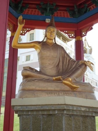 Nga: Chùm ảnh Buddha Shakyamuni, một trong những ngôi chùa lớn nhất châu Âu
