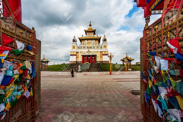 Nga: Chùm ảnh Buddha Shakyamuni, một trong những ngôi chùa lớn nhất châu Âu