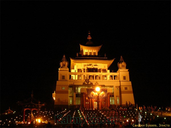 Nga: Chùm ảnh Buddha Shakyamuni, một trong những ngôi chùa lớn nhất châu Âu