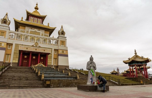 Nga: Chùm ảnh Buddha Shakyamuni, một trong những ngôi chùa lớn nhất châu Âu