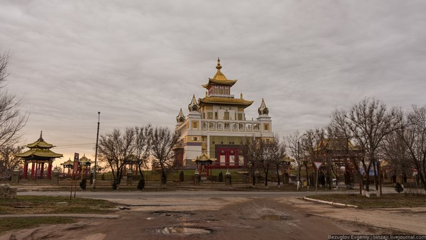 Nga: Chùm ảnh Buddha Shakyamuni, một trong những ngôi chùa lớn nhất châu Âu