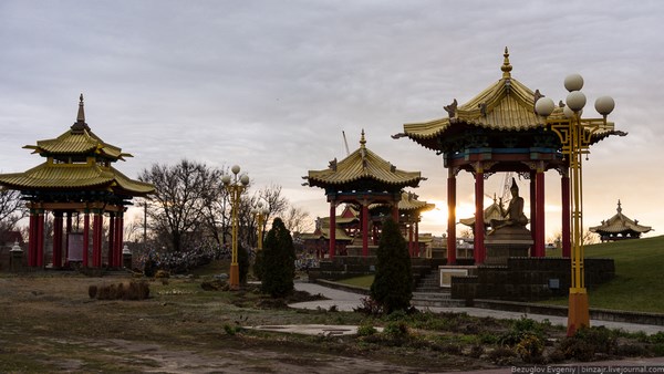 Nga: Chùm ảnh Buddha Shakyamuni, một trong những ngôi chùa lớn nhất châu Âu