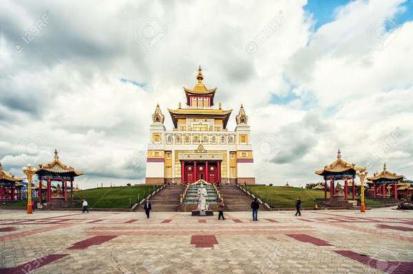 Nga: Chùm ảnh Buddha Shakyamuni, một trong những ngôi chùa lớn nhất châu Âu