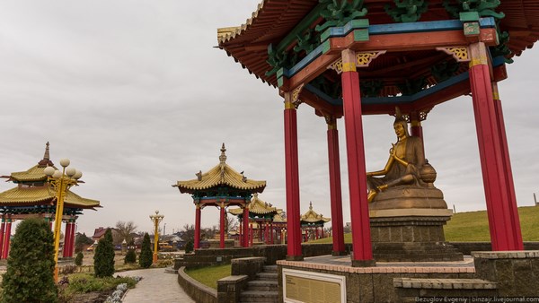 Nga: Chùm ảnh Buddha Shakyamuni, một trong những ngôi chùa lớn nhất châu Âu