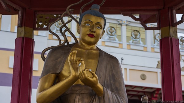 Nga: Chùm ảnh Buddha Shakyamuni, một trong những ngôi chùa lớn nhất châu Âu