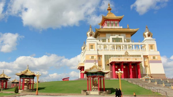 Nga: Chùm ảnh Buddha Shakyamuni, một trong những ngôi chùa lớn nhất châu Âu