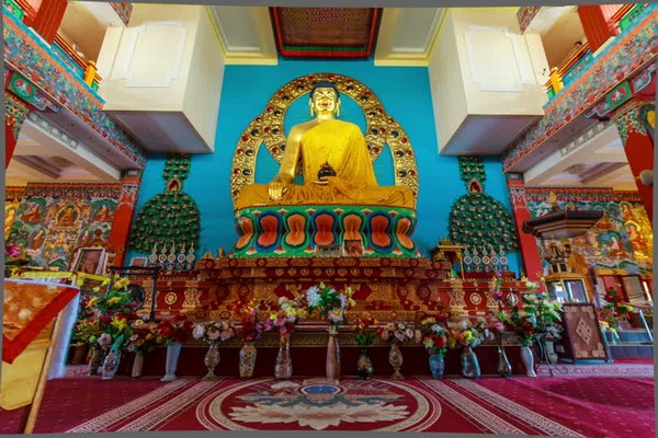 Nga: Chùm ảnh Buddha Shakyamuni, một trong những ngôi chùa lớn nhất châu Âu