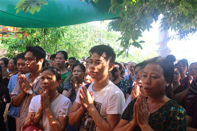 Thanh Hóa: Chùa Linh Giang kính mừng Phật đản PL: 2560