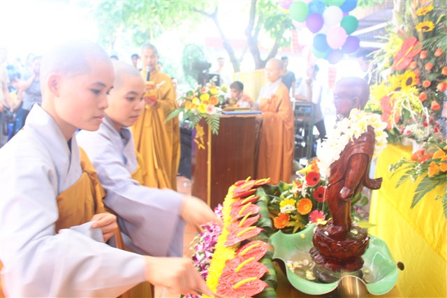Thanh Hóa: Chùa Linh Giang kính mừng Phật đản PL: 2560