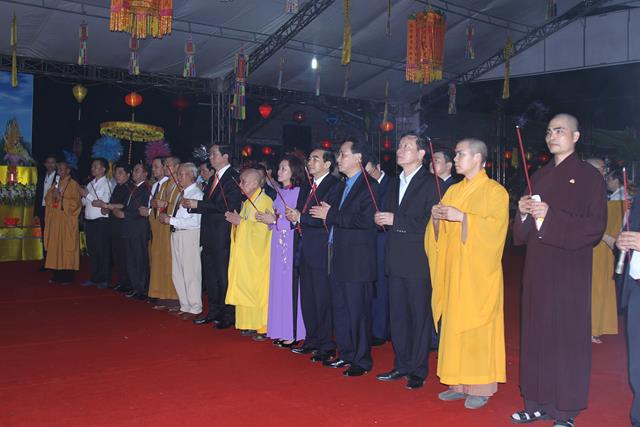 Chủ tịch nước Trần Đại Quang về dâng hương tưởng niệm các vua tiền triều tại cố đô Hoa Lư
