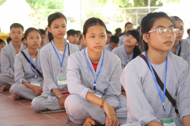 Thái Bình: Gần 1000 thiện sinh về chùa Từ Xuyên dự khóa tu sen hồng