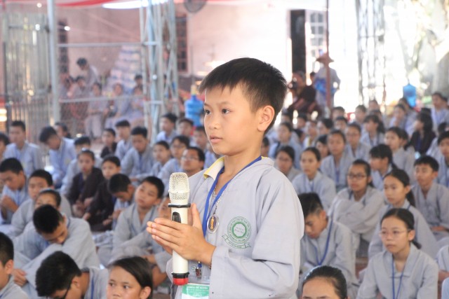 Thái Bình: Gần 1000 thiện sinh về chùa Từ Xuyên dự khóa tu sen hồng