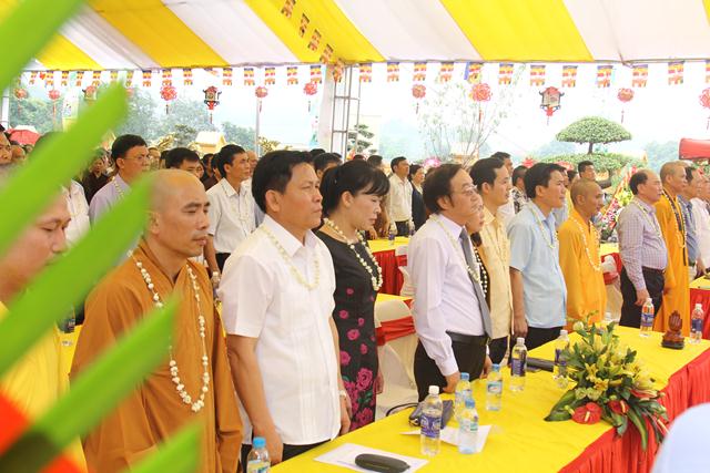 Thái Nguyên:Hàng ngàn người tham dự Đại lễ tắm Phật và diễu hành xe hoa