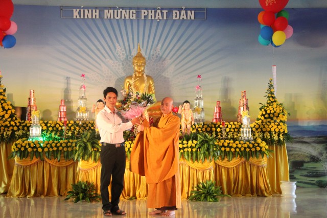 Thái Bình: Phật đản về với chùa Văn Môn