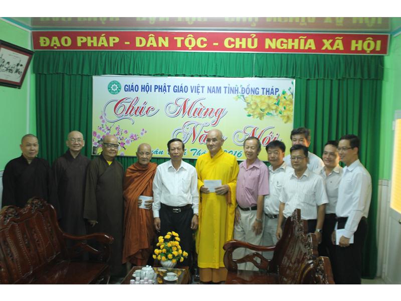 PG Đồng Tháp: Tỉnh Ủy Thăm Nhân Mùa Phật Đản Pl.2560