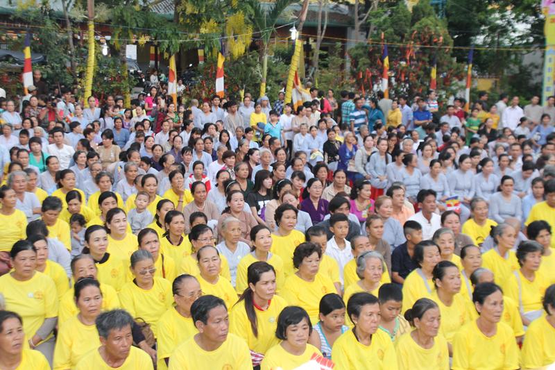 PG Đồng Tháp: Thuyết Pháp – Phóng Đăng – Diễu Hành Xe Hoa – Văn Nghệ